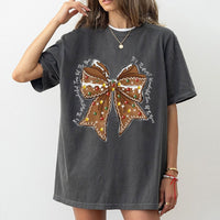 Coquette Aesthetic Holiday Graphic Tee, Gingerbread Bow Christmas T-Shirt, Adorable Xmas Cookie Shirt, Girly Festive Winter Party Tee
