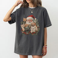 Vintage Cat Xmas Graphic Tee, Santa Claus Kittens Christmas T-Shirt, Festive Holiday Kitten Shirt, Cat Lover Christmas Present, Adorable Animal Top